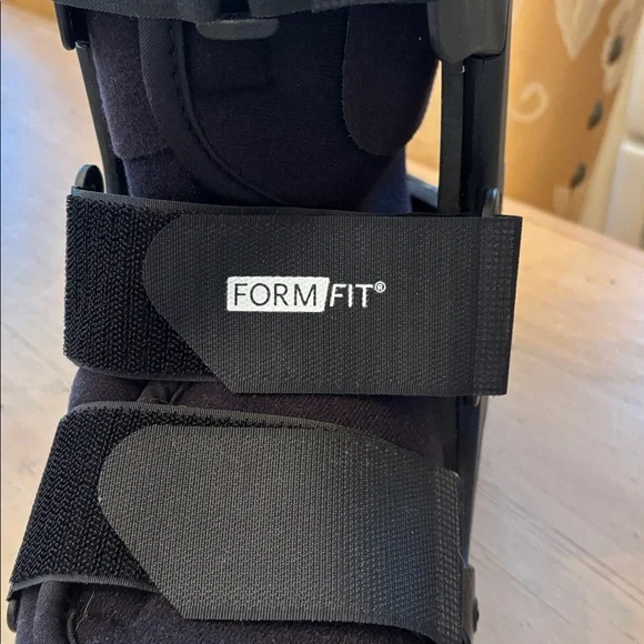 Ossur Formfit Medical Boot - Picture 8 of 9